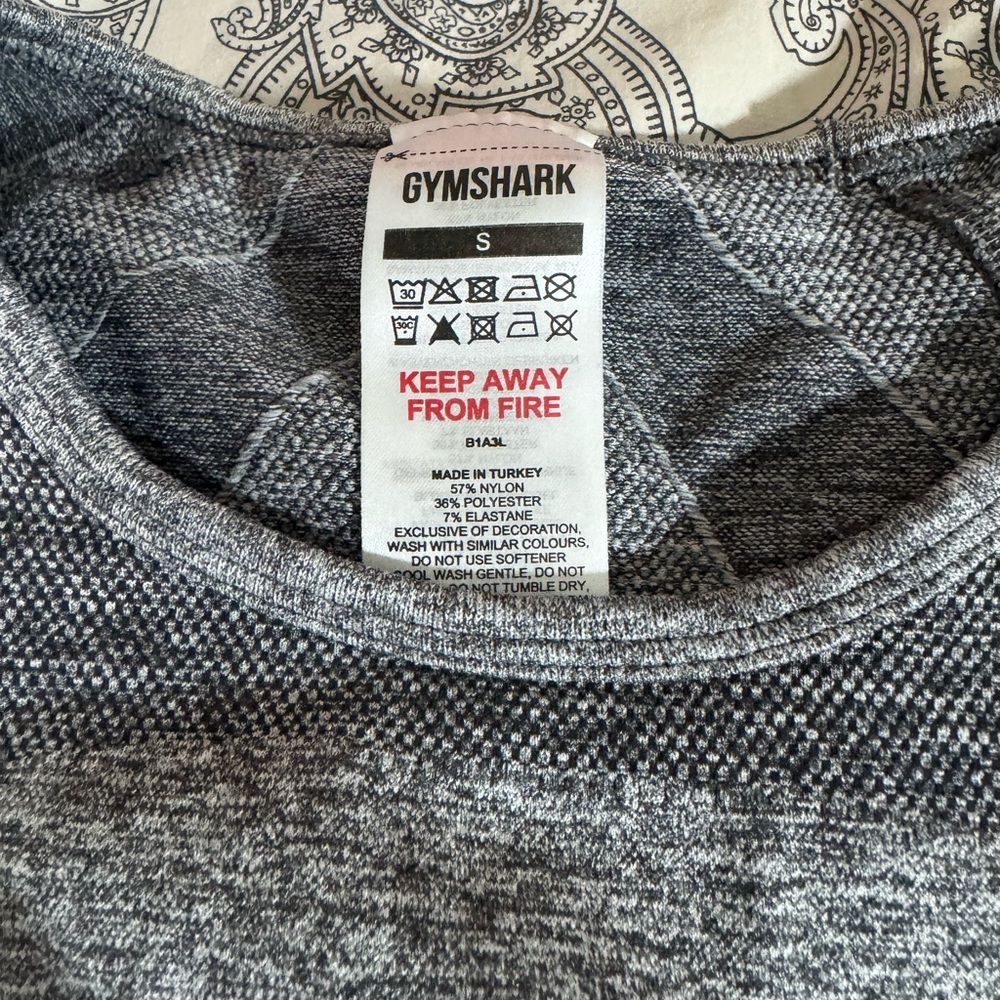Gymshark grey top - Picture 6 of 6
